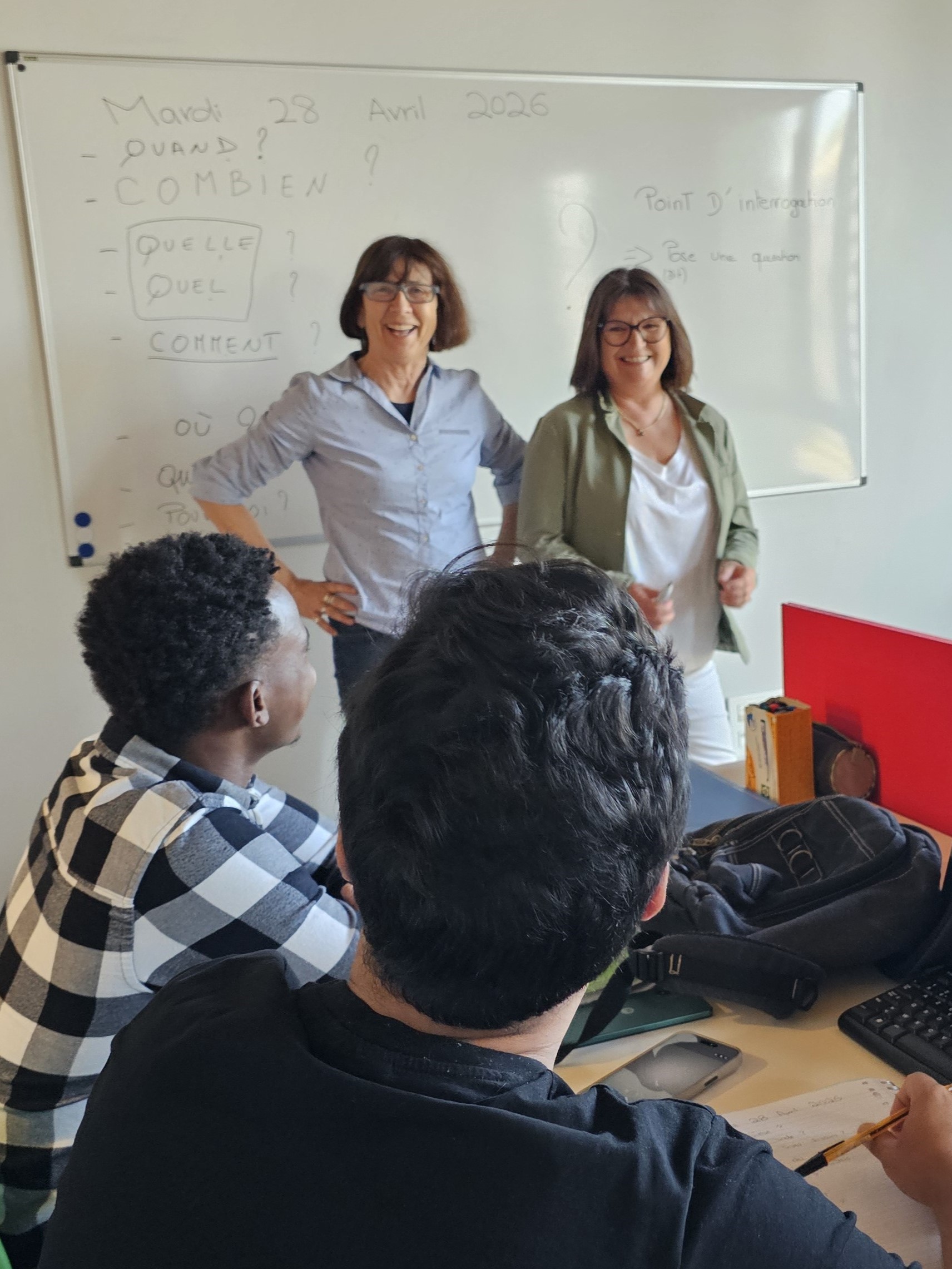 Two volunteers are running a workshop at Pertuis cultural centre